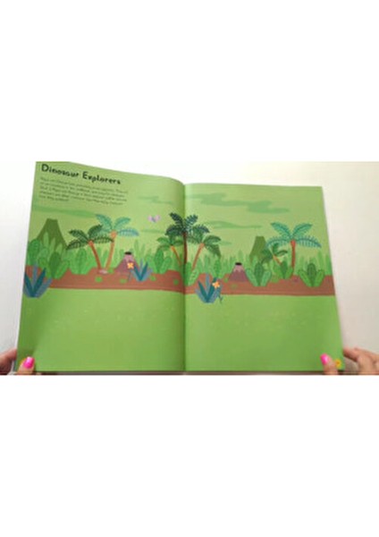 Peppa Pig - Dinosaurs Sticker Book