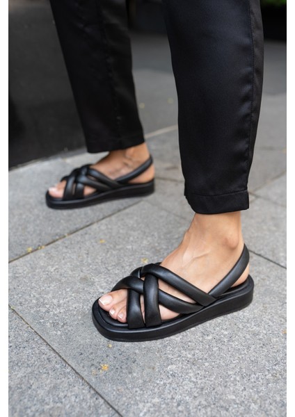 Marciya Kadin Siyah Pofuduk Sandalet