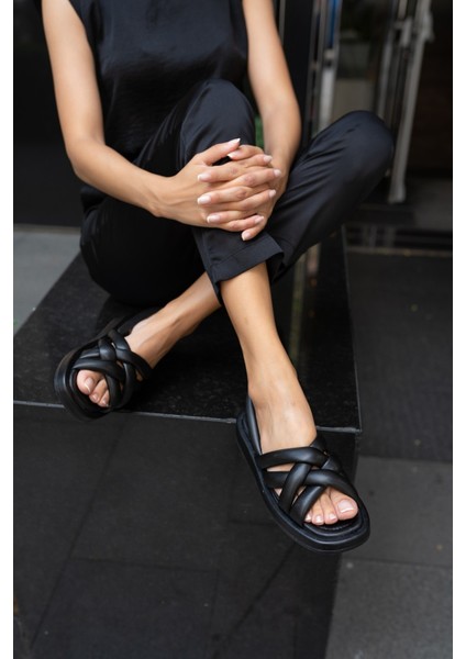 Marciya Kadin Siyah Pofuduk Sandalet