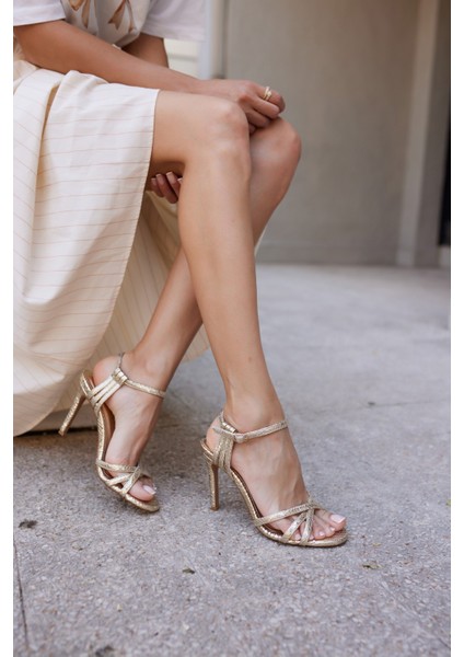 Chuki Kadın Gumus Bantlı Topuklu Sandalket fırsatları