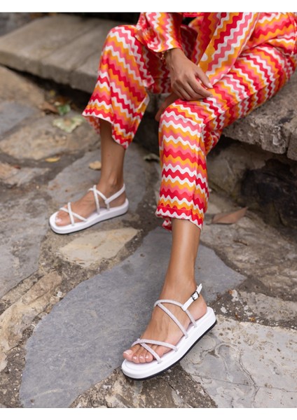 Master Kadin Beyaz Taş Detay Sandalet fiyatları