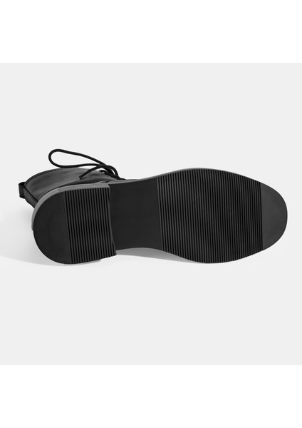 Kadın Siyah Bağcıklı Deri Postal Bot fırsatları