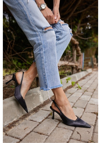 Zelıa Kadın Leopar Burun Demır Detay Topuklu Ayakkabı fiyatları