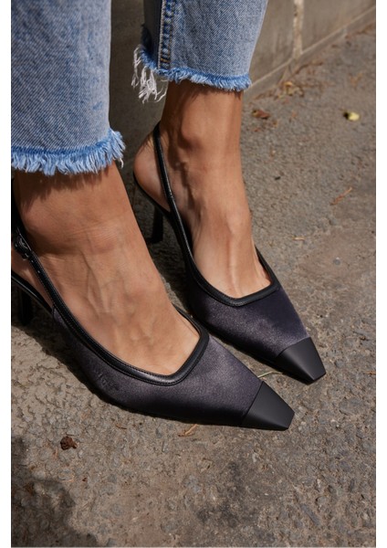 Zelıa Kadın Leopar Burun Demır Detay Topuklu Ayakkabı fırsatları