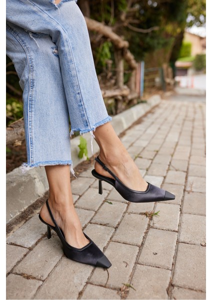 Zelıa Kadın Leopar Burun Demır Detay Topuklu Ayakkabı