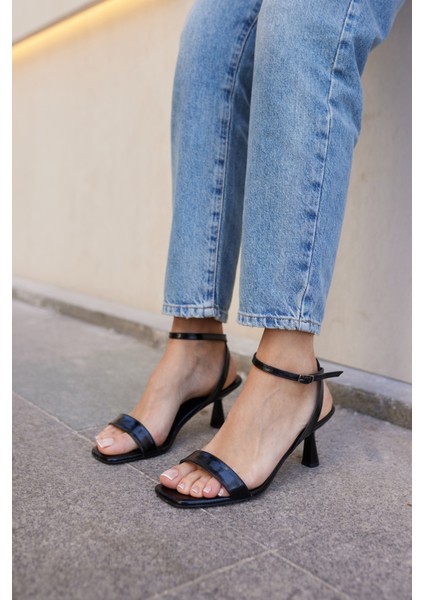 Renata Kadın Siyah Tek Bant Bilekten Baglama Topuklu Sandalet modelleri