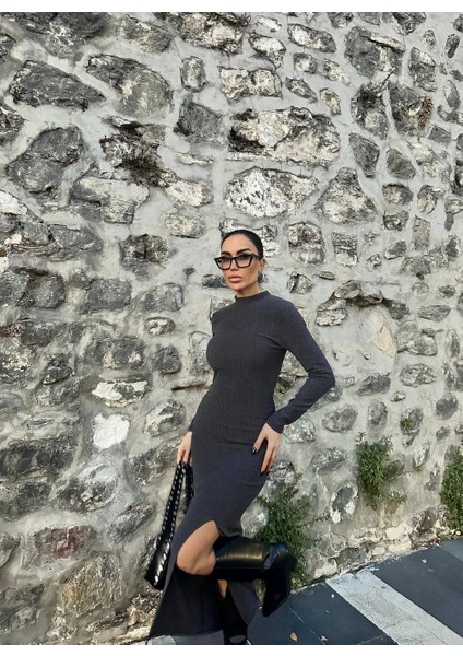 Yırtmaçlı Kalın Bürümcük Uzun Elbise Siyah