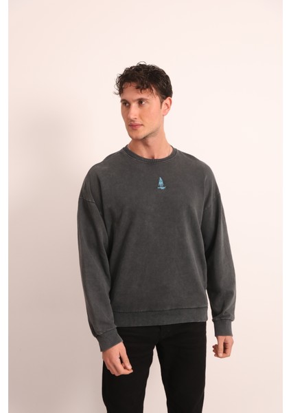 Antrasit Asit Yıkamalı Önü Baskılı Arkası Baskı ve Nakış Detaylı Sweatshirt indirimleri