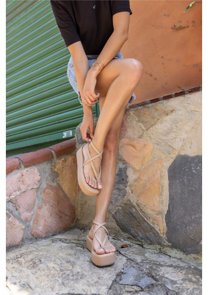 Parades Kadın Nude Dolgu Taban Parmak Arası Sandalet