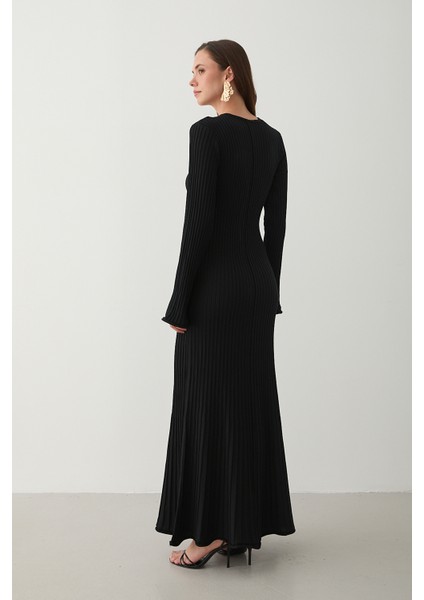 Siyah Düğme Detaylı Uzun Elbise - 1725