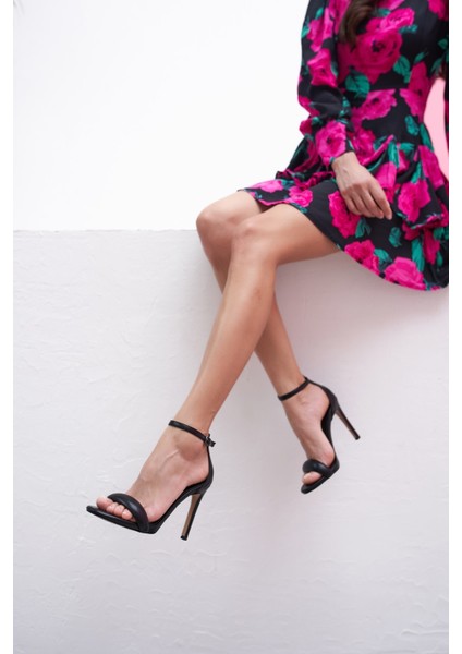 Bucky Kadın Siyah Topuklu Sandalet indirimleri