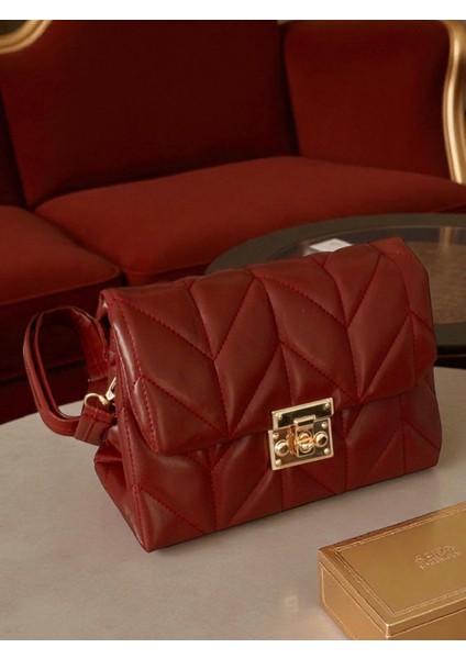 Kadın Kapitone Askılı Çanta