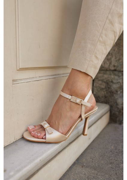 Adeos Kadın Bej Saten Topuklu Abiye Sandalet modelleri