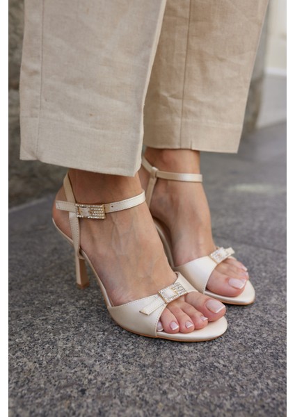 Adeos Kadın Bej Saten Topuklu Abiye Sandalet