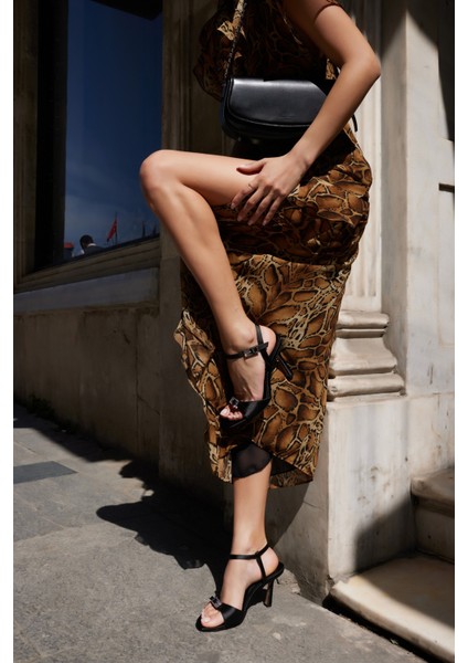 Adeos Kadın Bej Saten Topuklu Abiye Sandalet fiyatları