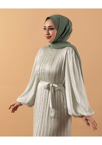 3003 Stilife Pileli Saten Elbise fırsatları