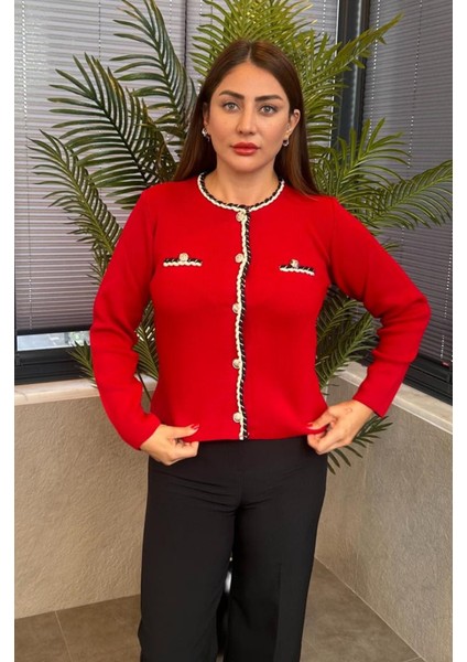 Burgu Şeritli Özel Işleme Düğmeli Kırmızı Hırka modelleri