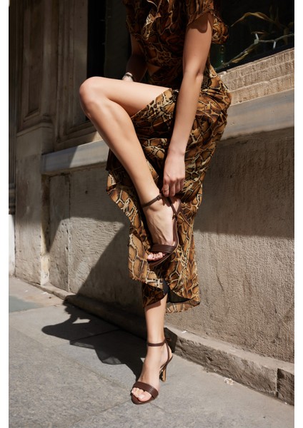 Peras Kadın Kahve Tek Bant Topuklu Sandalet fırsatları