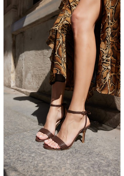 Peras Kadın Kahve Tek Bant Topuklu Sandalet