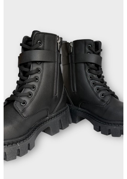 Kadın Çanta Detay Yüksek Kalın Taban Bağcıklı Fermuarlı Bot Siyah modelleri