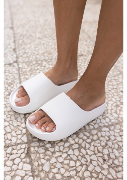 Danilo Unısex Beyaz Plaj-Gunluk Su Tahlıyeli Nefes Alan Tabanli Eva Terlik fiyatları