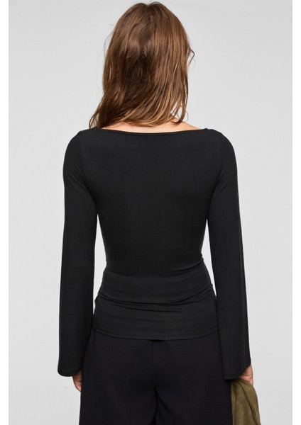 MURILYO Kadın Esnek Ve Yumuşak Kumaşlı Geniş Kol Ucu Geniş Kayık Yakalı Siyah Bluz