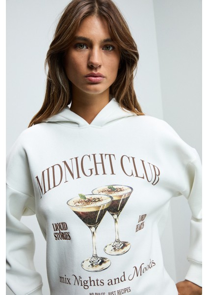 LUKKIS Kadın Yumuşak Kumaşlı Nakışlı Kapüşonlu Ekru Sweatshirt fırsatları