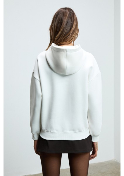 LUKKIS Kadın Yumuşak Kumaşlı Nakışlı Kapüşonlu Ekru Sweatshirt