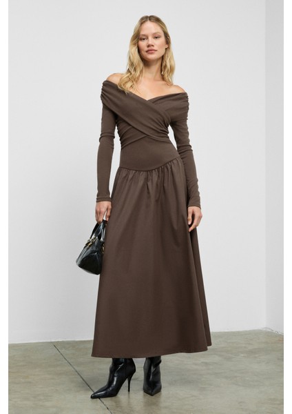 FRUENDO Kadın Asimetrik Yakalı Üstü Esnek Kumaşlı Eteği Poplin Uzun Kahverengi Elbise