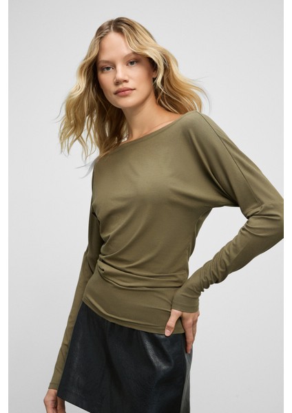 RALIVEA Kadın Kayık Yakalı Vücuda Oturan Esnek Kumaşlı Haki Bluz fiyatları