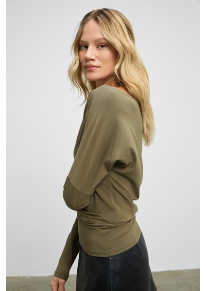 RALIVEA Kadın Kayık Yakalı Vücuda Oturan Esnek Kumaşlı Haki Bluz indirimleri