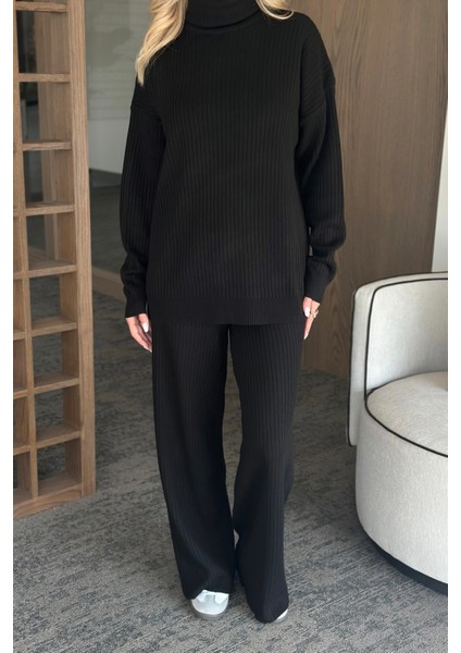 Siyah Boğazlı Fitilli Triko Takım - 4671