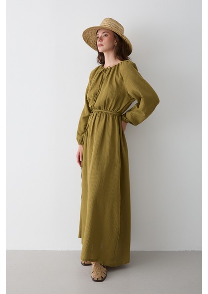 Haki Bağlama Detaylı Müslin Elbise