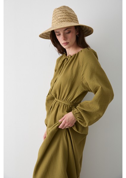 Haki Bağlama Detaylı Müslin Elbise