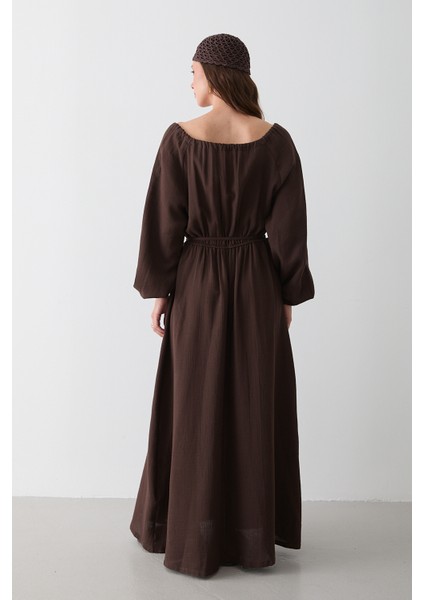 Kahverengi Bağlama Detaylı Müslin Elbise