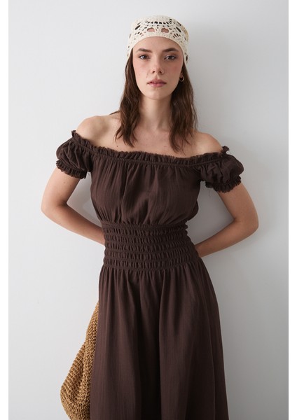 Kahverengi Büzgülü Elbise