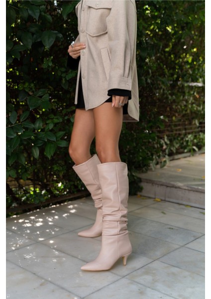 Bukiy Kadın Bej Vegan Deri Plise Çizme