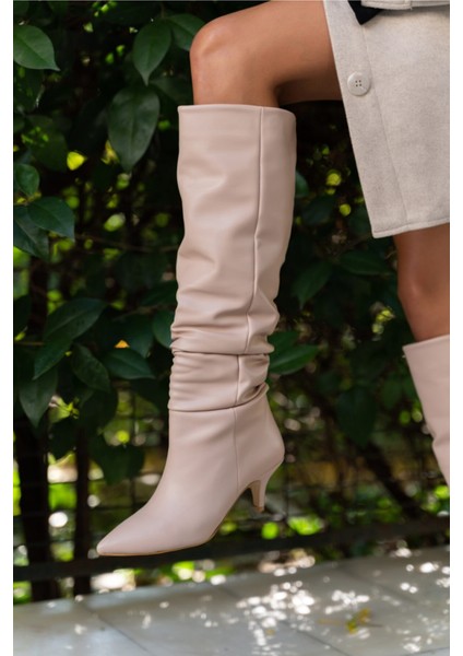 Bukiy Kadın Bej Vegan Deri Plise Çizme fırsatları