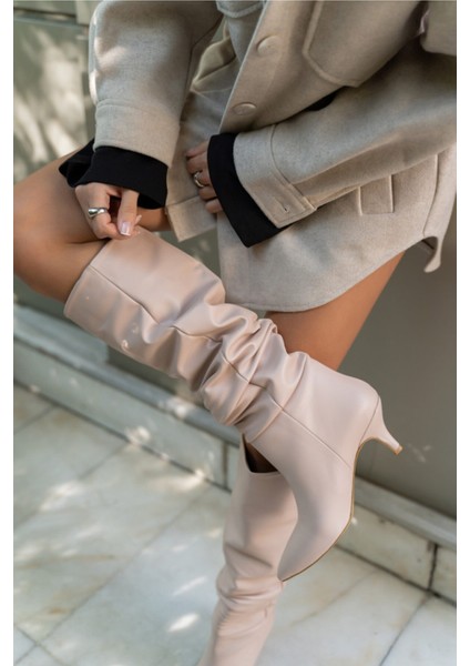 Bukiy Kadın Bej Vegan Deri Plise Çizme