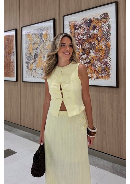 Sarı Brit Detaylı Yelek Etek Takım