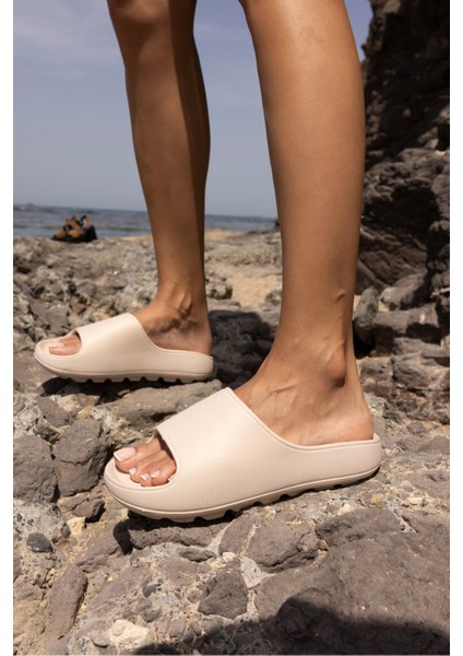 Danilo Unısex Beyaz Plaj-Gunluk Su Tahlıyeli Nefes Alan Tabanli Eva Terlik modelleri