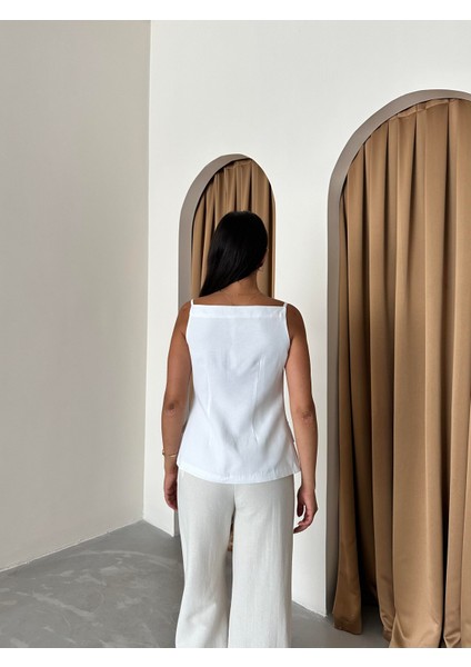 Beyaz %100 Pamuk Ince Askılı Cep ve Düğme Detaylı Yelek
