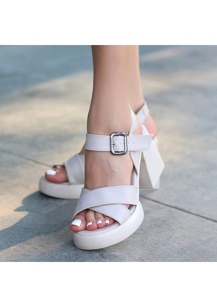 Jaina Bej Cilt Topuklu Sandalet indirimleri