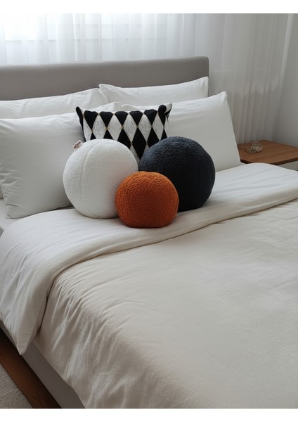 3- Lü Top Kırlent / Yastık 1 Büyük Ekru/ Yastık 1 Büyük Antrasit / 1 Küçük Kiremit ( 42CM / 25CM)