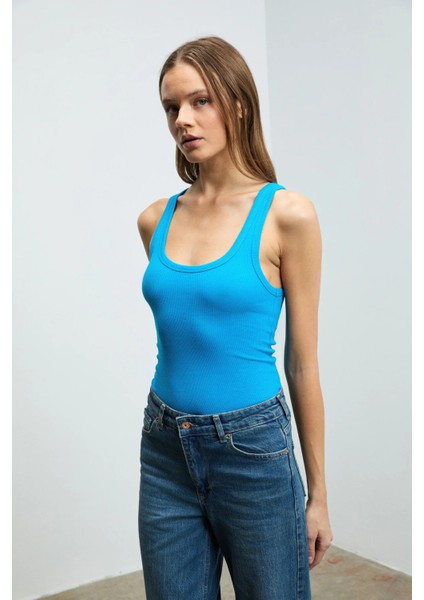 Lıllesol Kadın Fitilli Görünümlü Slim Fit Vücuda Oturan Havuz Yakalı Pamuklu Basic Mavi Atlet fiyatları