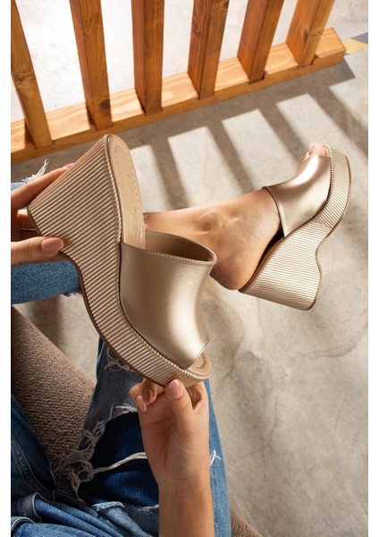 Tlay Bej Cilt Dolgu Topuk Terlik