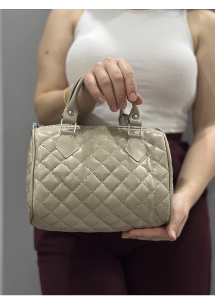 Kapaksız Kapitone Bej Cilt Çanta