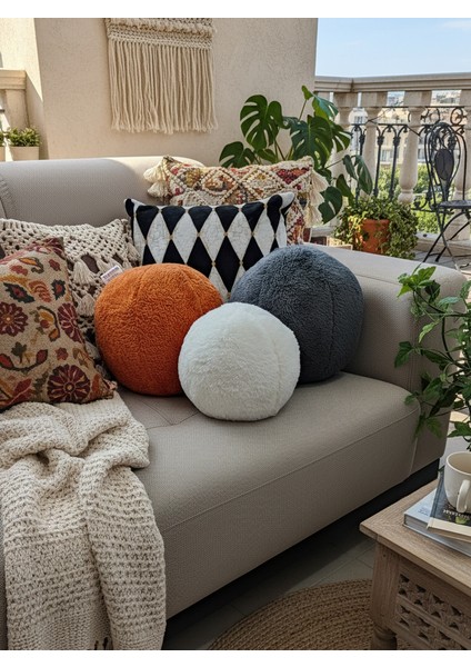 3- Lü Top Kırlent / Yastık 1 Büyük Antrasit/ Yastık 1 Büyük Kiremit / 1 Küçük Ekru ( 42CM / 25CM)