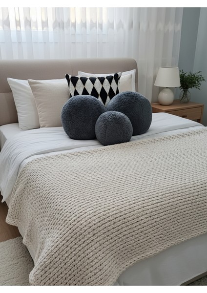 3- Lü Top Kırlent / Yastık 2 Büyük Antrasit/ 1 Küçük Antrasit( 42CM / 25CM)