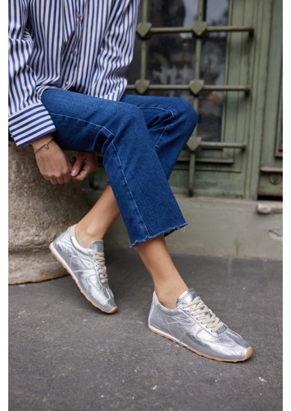 Tores Kadın Kahverengi Gercek Suet Bagcıklı Sneaker